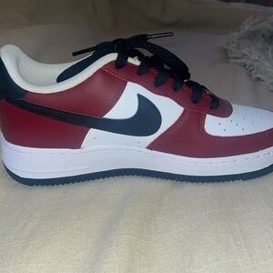 Nike Air Force 1 LV8 (Team Red)